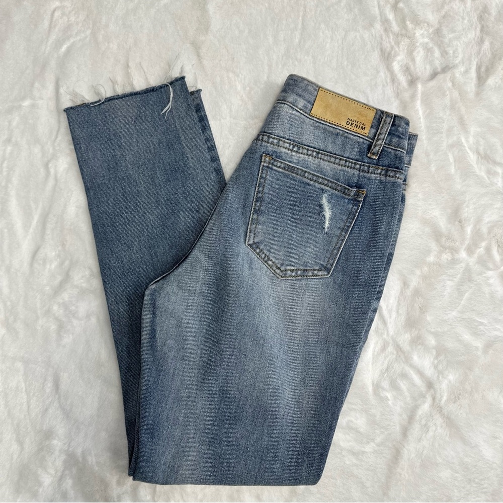 Nasty Gal • Distressed Raw Hem Light Wash tapered Ankle Jeans